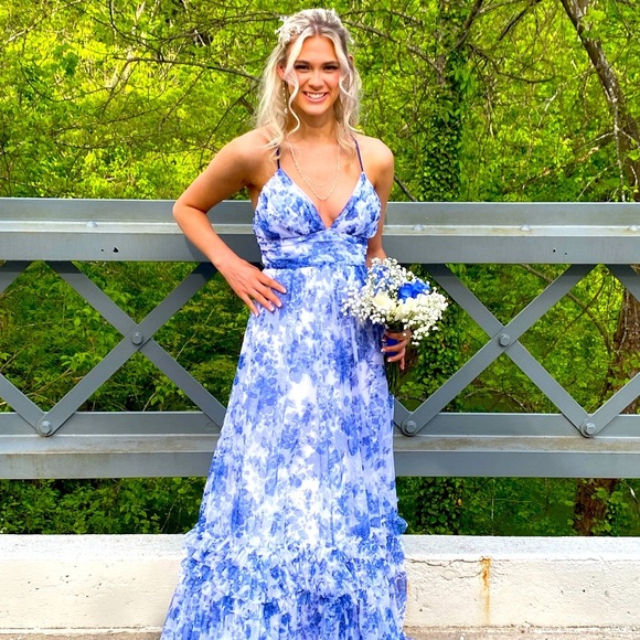 Floral Blue White Prom Dress size 3/4 - Picture 1 of 2